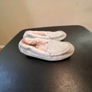 Ugg size 8 mint slippers